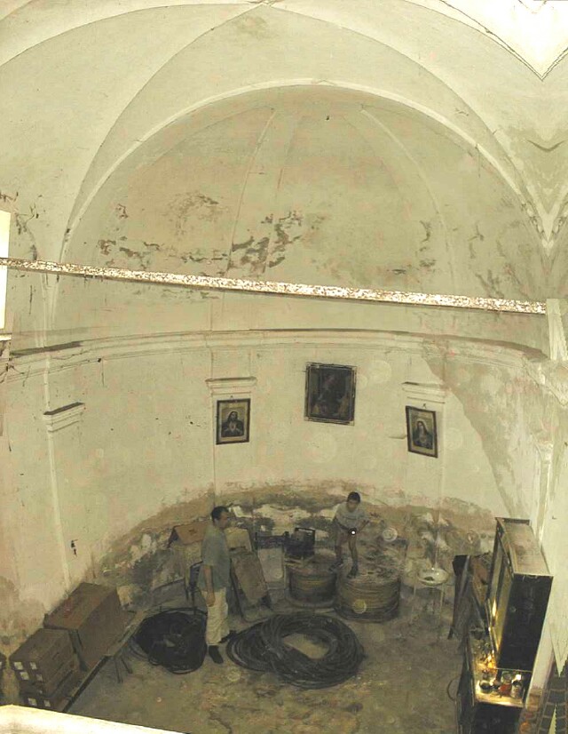 church-interior-2003.jpg