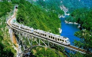 lago-magg-express-train